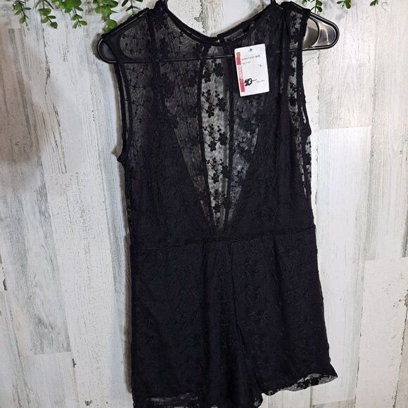 NWT 4SI3NNA Romper - Picture 1 of 8